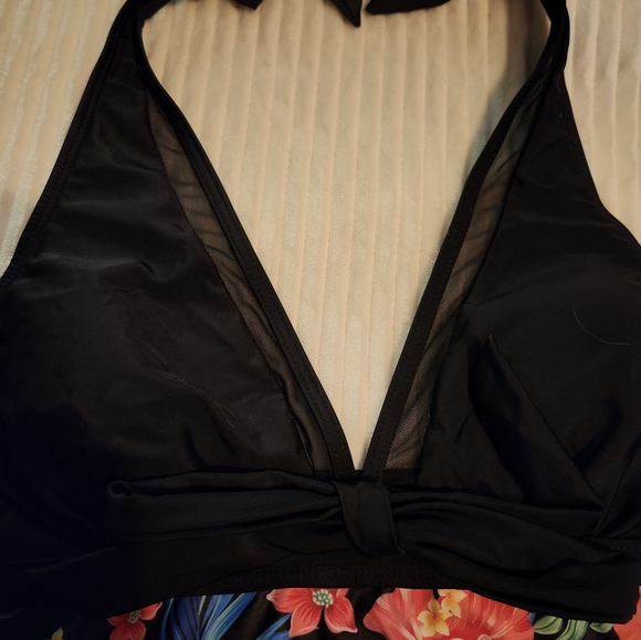 Swim top - Picture 2 of 4